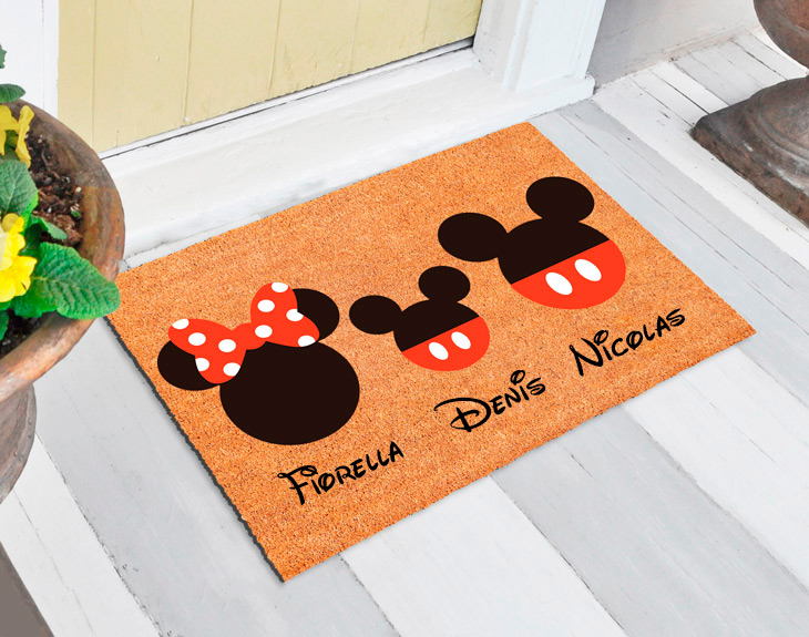 Zerbino Personalizzato In Fibra Di Cocco Per Famiglia Con Nomi E Animale Domestico - 70x40 Cm - Antiscivolo